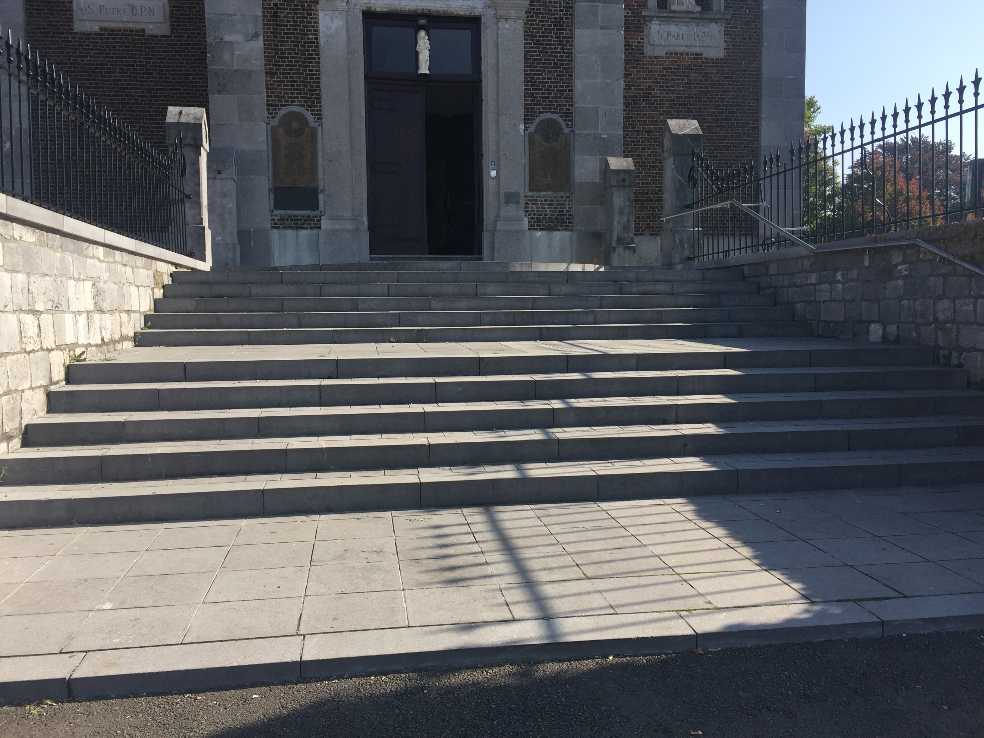 Rénovation des escaliers extérieurs de l'église de Montzen