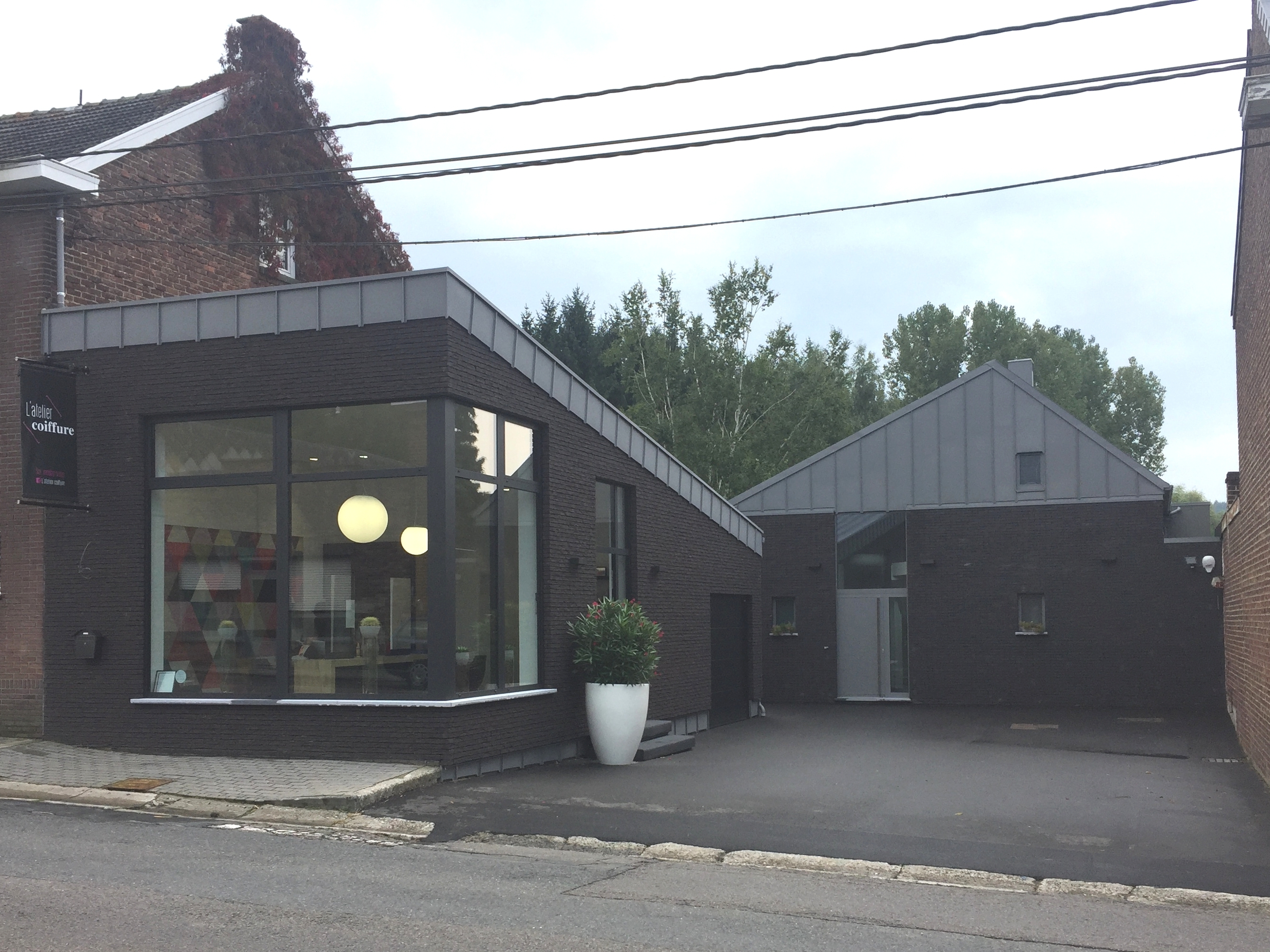 Salon de coiffure en harmonie avec la maison privée