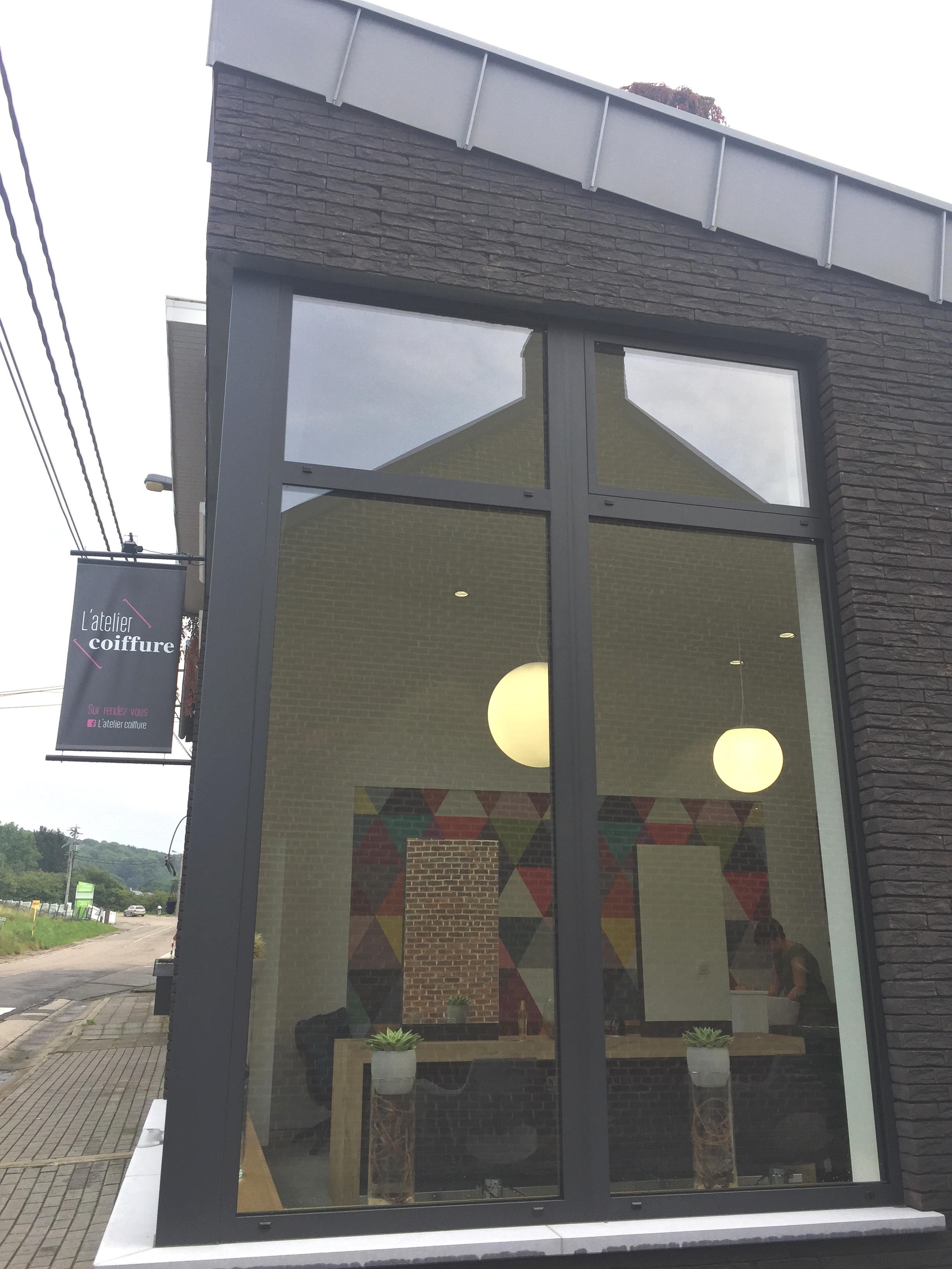 Salon de coiffure en harmonie avec la maison privée